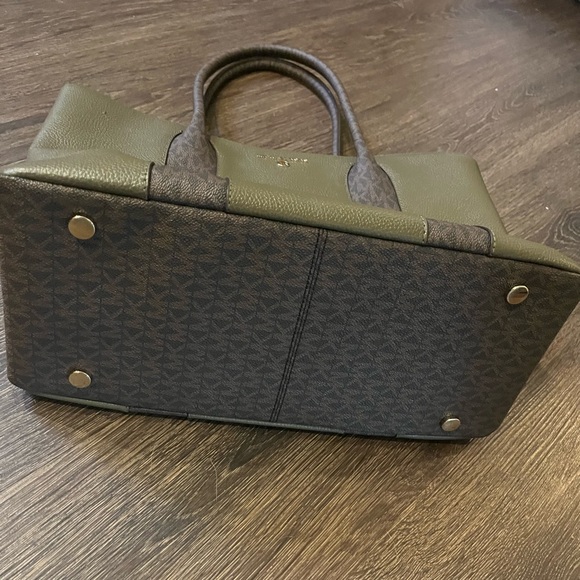 Michael Kors Austin large pebbled leather satchel - Picture 5 of 9